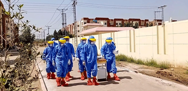 کورونا وائرس: پاکستانی ڈاکٹرز کن کٹھن حالات سے گزر رہے ہیں؟‎