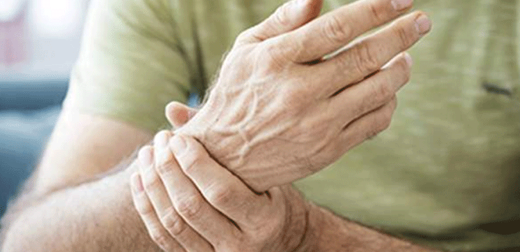 چالیس سال کی عمر کے بعد جسم میں ہونے والا شدید درد یورک ایسڈ کے بڑھنے کے باعث ہوتا ہے کچھ عام پھل جن کا استعمال گھر بیٹھے اس کو گھٹا سکتا ہے