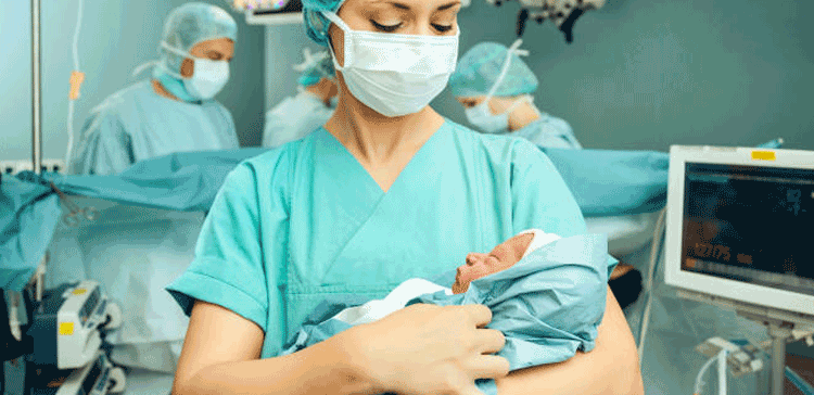 نو مہینے تک سب کچھ نارمل ہونے کے باوجود سی سیکشن کیوں؟