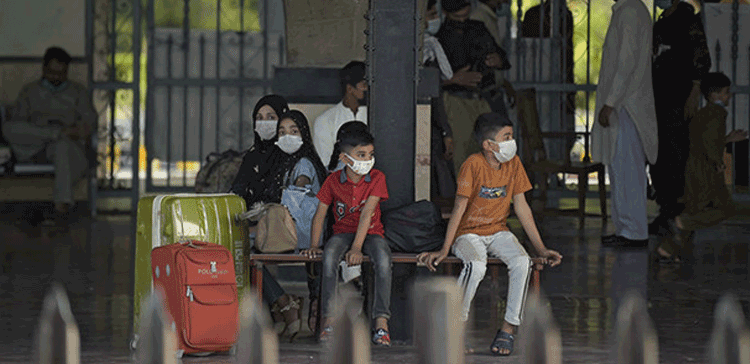 بچوں کو سمجھدار بنانا ہے تو انہیں سفر پر لے کر جائیں۔۔۔بچوں کے لئے چھٹیوں میں کہیں سفر کرنا کیوں ضروری ہے؟