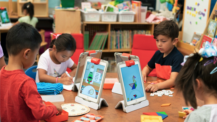 ہر بچے کو آئی پیڈ دیا جاتا ہے۔۔ امریکی اسکولوں میں بچوں کو کون سی سہولیات دی جاتی ہیں؟