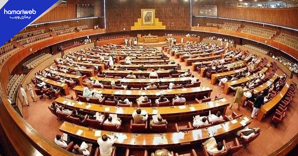 قومی اسمبلی اجلاس میں ہنگامہ آرائی، پی ٹی آئی ارکان میں تلخ کلامی اور جھڑپیں