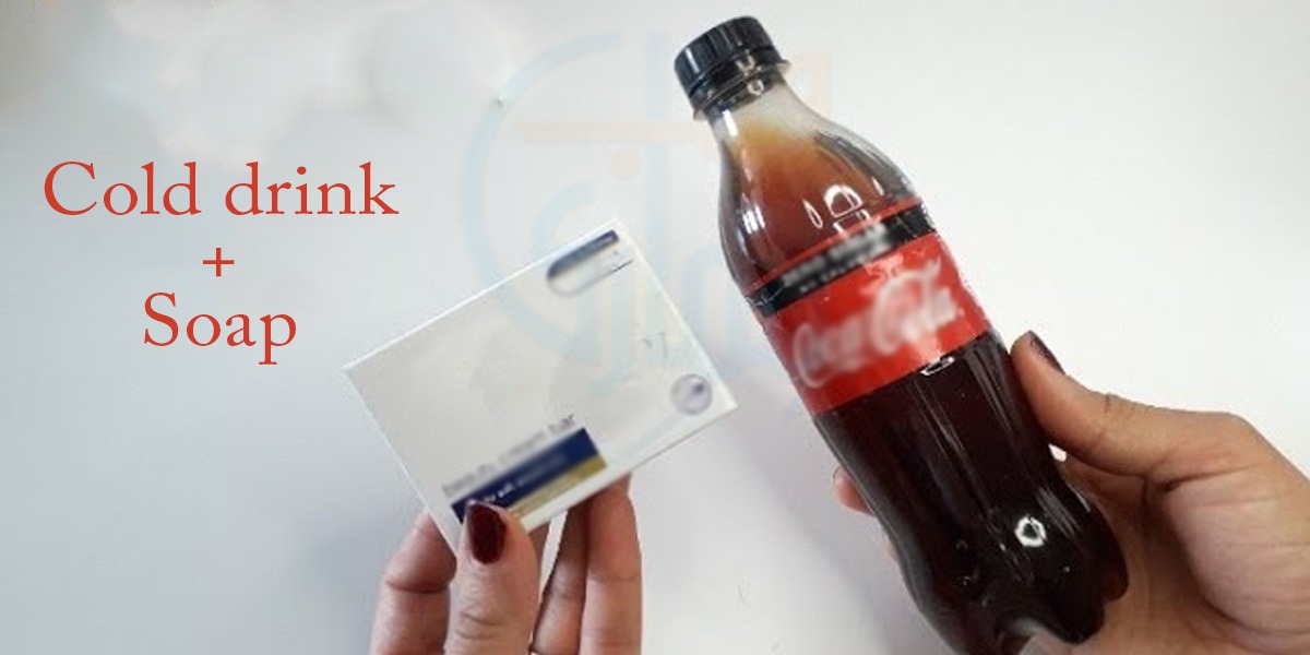 کالی کولڈ ڈرنک میں صابن کو ملانے سے کیا ہوتا ہے ۔۔ جانیے یہ دو اجزاء  ملا کر چہرے پر لگانے سے کیا حیرت انگیز نتائج سامنے آسکتے ہیں