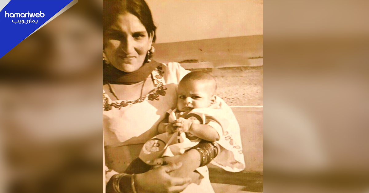 آج یہ ملک کا دولت مند ترین اداکار ہے۔۔ کیا آپ ماں کی گود میں موجود اس ننھے بچے کو پہچان سکتے ہیں؟