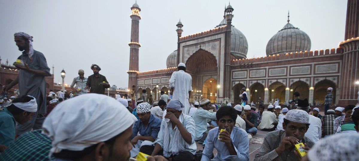 پاکستان میں‌ پہلا روزہ کب ہوگا؟ ممکنہ تاریخ کا اعلان کر دیا گیا