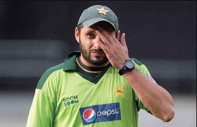 گھر پر ایمرجنسی۔۔۔ شاہد آفریدی میچ چھوڑ کر وطن واپس آگئے