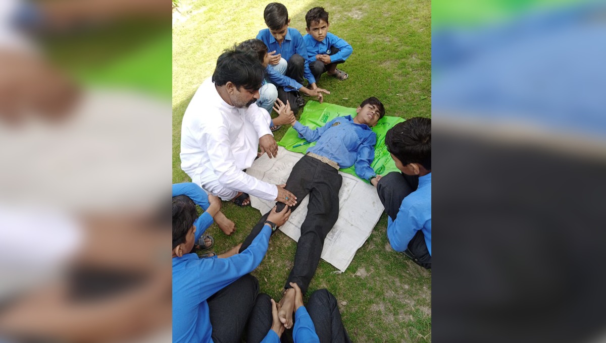 اسکول کے طلباء بے ہوش ہونے لگے کیونکہ۔۔۔ جانیئے اسکول میں صورت حال اچانک کیوں خراب ہو رہی ہے؟