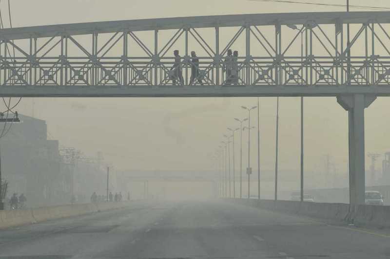 شدید دھند کے باعث حادثات سے بچنے کے لئے کون کون سے موٹر وے بند کر دئیے گئے؟