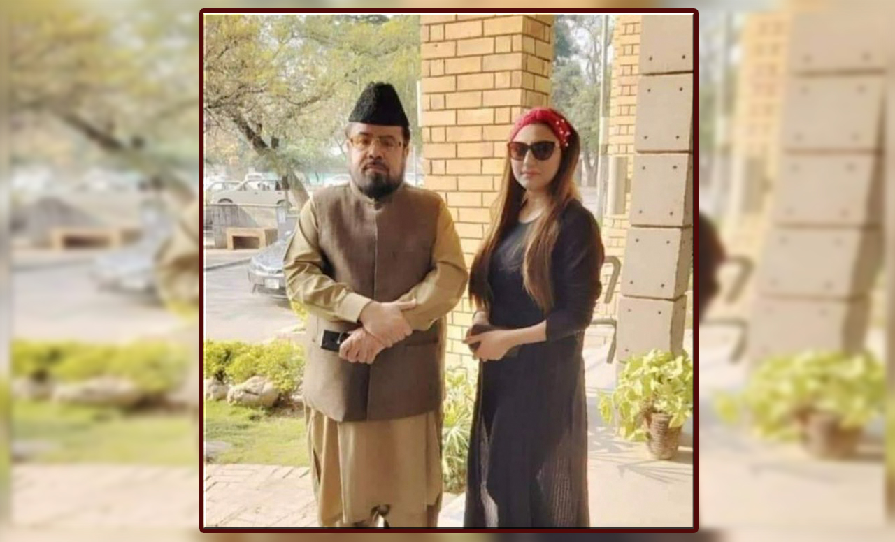 ’ اب اُنہیں کوئی مفتی نہ بولے: اہل خانہ نے موبائل چھین کر مفتی قوی کو کمرے میں بند کردیا اور پھر ۔۔۔ گھر والوں نے خاموشی توڑ دی