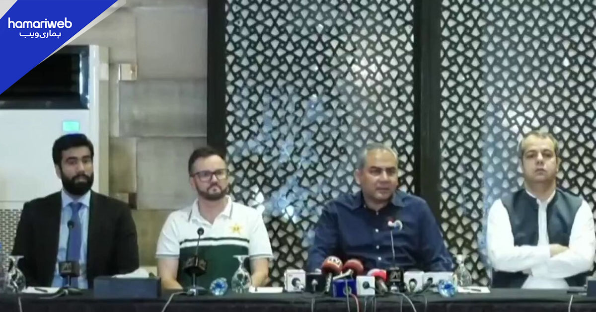 پریس کانفرنس میں صحافیوں کے تیکھے سوالات، کامیابی کے لیے ٹائم لائن دینے سے عاقب جاوید کا انکار