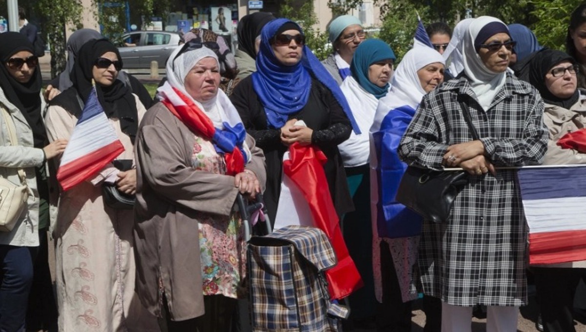 مسلمانوں پر مزید ظلم اور سختی۔۔۔ فرانس میں مسلمانوں کے خلاف ایک اور کالا قانون منظور