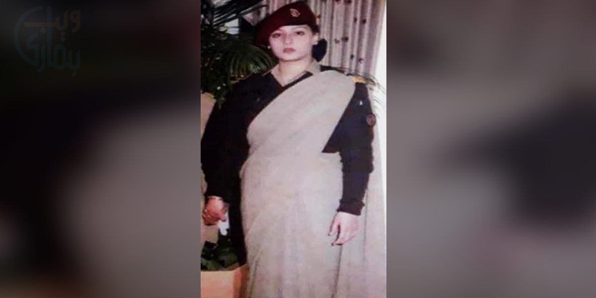 آرمی یونیفارم میں موجود یہ مشہور خاتون سیاستدان کون ہیں؟