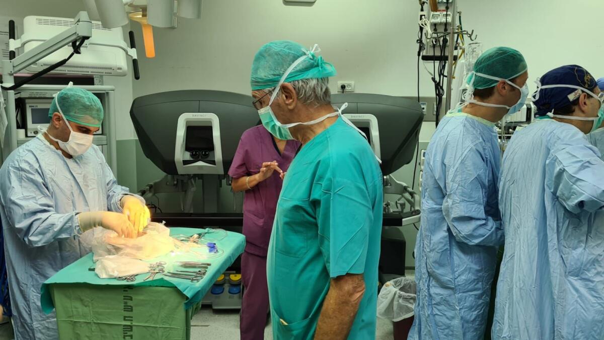 لاکھوں روپے وصول کر لیے لیکن آپریشن نہ کیا۔۔ جعلی ڈاکٹروں نے شہری کو پیوندکاری کا جھانسہ دے کر لاکھوں روپے ہتھیا لیے، پھر کیا ہوا؟