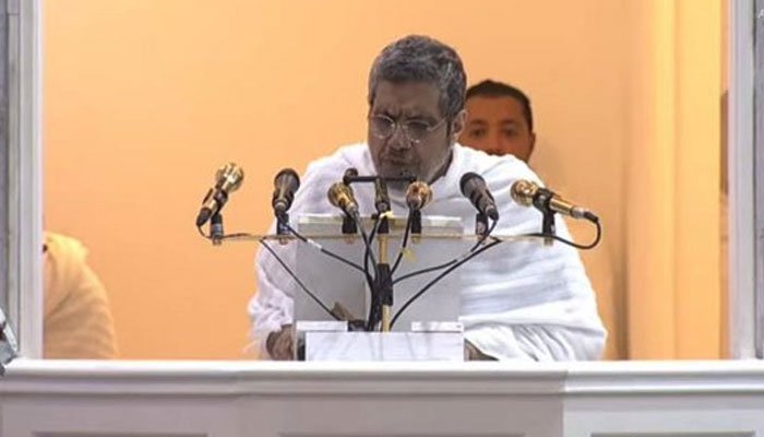 جو چیز نفرت کی وجہ بنے اس سے دور ہوجائیں.. خطبہ حج دیتے ہوئے شیخ عبدالکریم کا دنیا بھر کے مسلمانوں کو پیغام