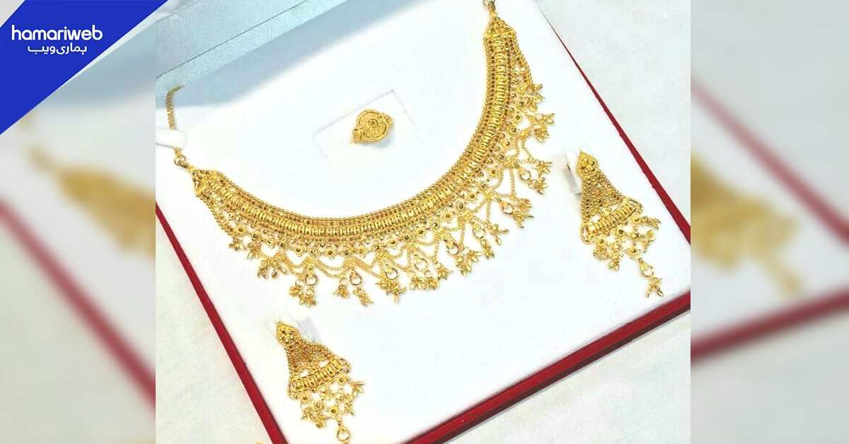 سونے کی فی تولہ قیمت میں کمی۔۔ سستا ہو کر کتنے کا ملنے لگا؟