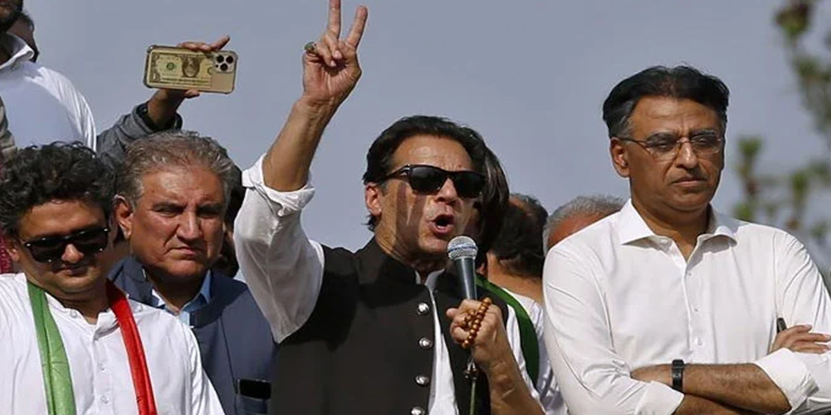 پارٹی اور عمران خان مشکل میں ۔۔ ممنوعہ فنڈنگ کی وجہ سے پی ٹی آئی کوکیا کیا مسائل پیش آسکتے ہیں؟
