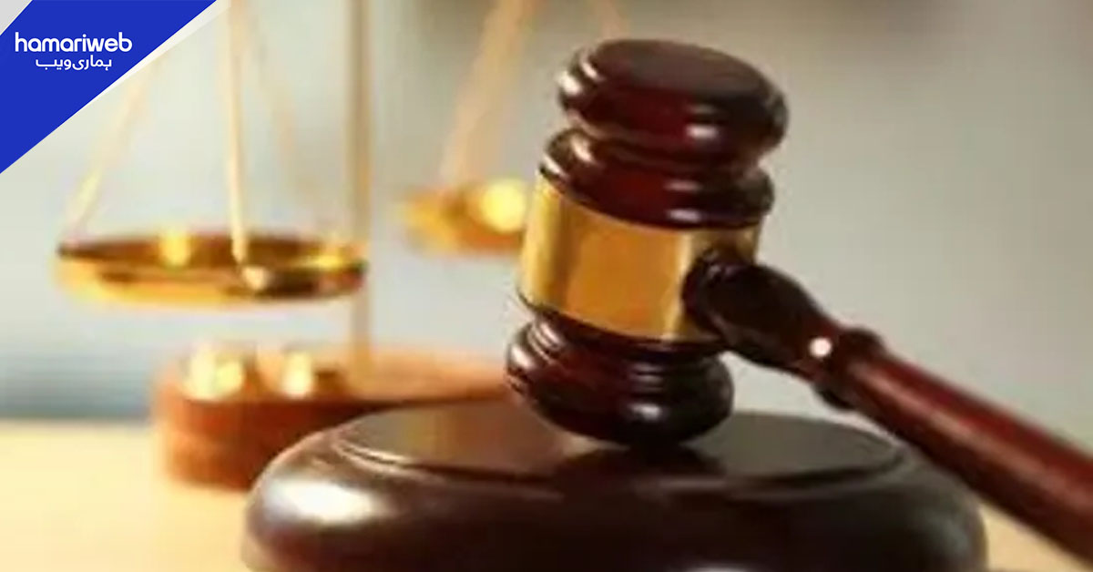 حیدرآباد: محفوظ فیصلہ نہ سنائے جانے پر وکیل نے احتجاجاً اپنا کوٹ جلا دیا