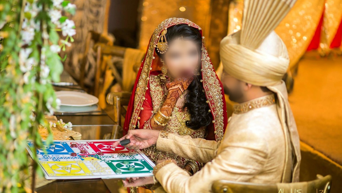 کوئی ایسا پارٹنر ہے لوڈو سٹار میں جو مجھے اپنے کوائن دے دے۔۔۔۔۔۔۔۔  لوڈو سٹار گیم کھیلتے کھیلتے کراچی کے یہ نوجوان شادی کے بندھن میں بندھ گئے۔۔