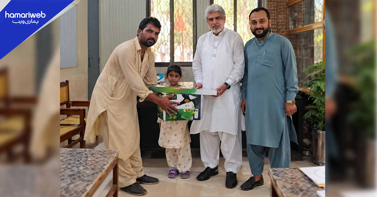 بیٹی گرمی میں پریشان، رکشہ ڈرائیور نے اسکول کو پنکھا عطیہ کردیا