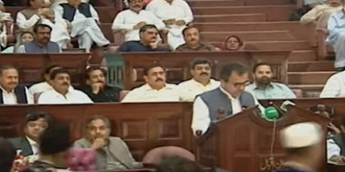 اپوزیشن کے احتجاج، شور شرابے میں پنجاب کا 3226 ارب کا ٹیکس فری بجٹ پیش