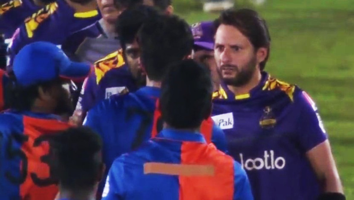 لنکا پریمیئر لیگ (ایل پی ایل) میں محمد عامر اور بوم بوم آفریدی کی افغان کرکٹر سے نوک جھونک، شاہد آفریدی نے ٹھیک ٹھاک سنا دی۔۔۔