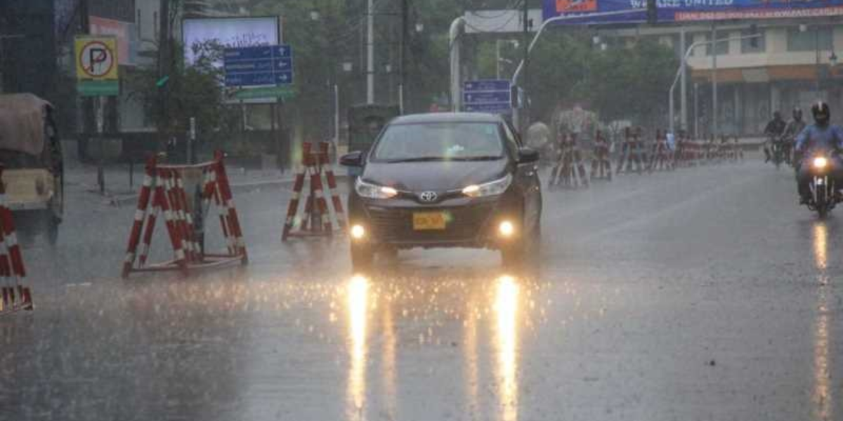 کراچی میں بارش کا سلسلہ کب تک جاری رہے گا؟ محکمہ موسمیات کی ایک اور پیشگوئی 