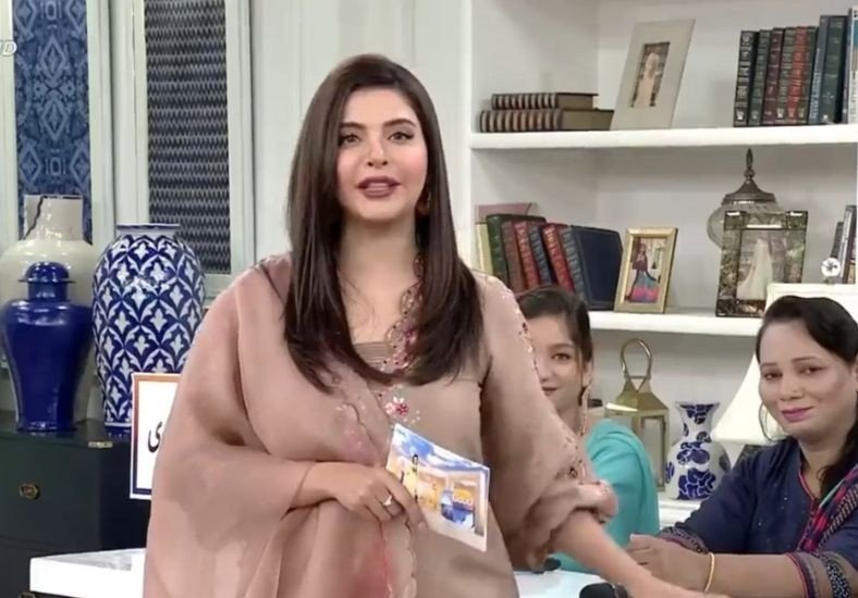 morning-show-host-salary-in-urdu-women-news-in-urdu