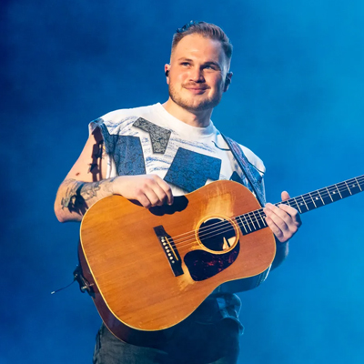 Zach Bryan More pics