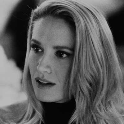Kelly Lynch