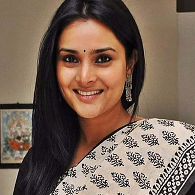 Ramya (Divya Spandana) - Profile Picture