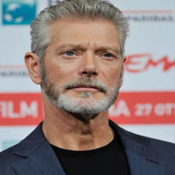 Stephen Lang