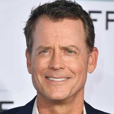 Greg Kinnear