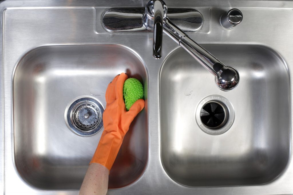 how-clean-kitchen-sink