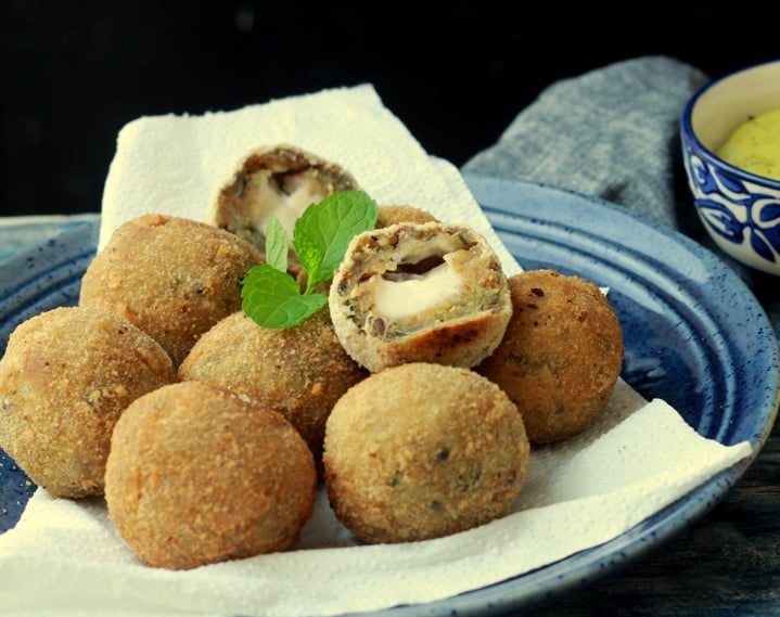 Mayo Garlic Cheese Balls