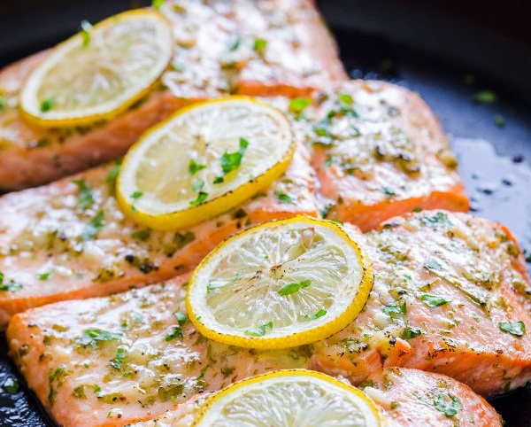 Baked Salmon with Garlic