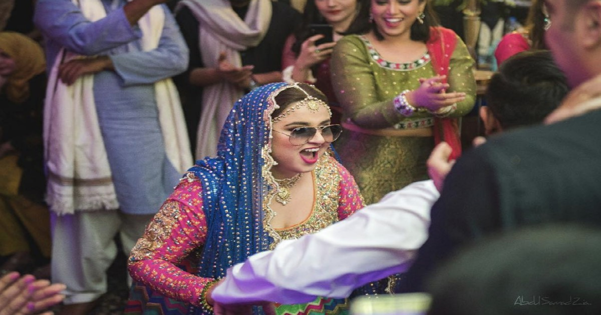 کامیڈین فائزہ سلیم کی اپنی شادی میں رقص کی ویڈیوز وائرل