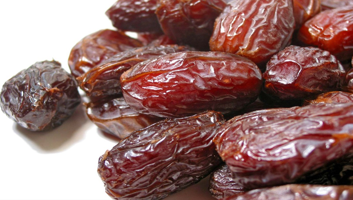 کھجور کھا کر اس کی گٹھلیاں پھینکیں مت بلکہ اس کا پاؤڈر بناکر استعمال کریں جو آپکی 5 سے زائد بیماریوں کے خلاف لڑنے مدد دے ایسا قدرتی نسخہ جو آپ کے بڑے مسئلے حل کردے گا