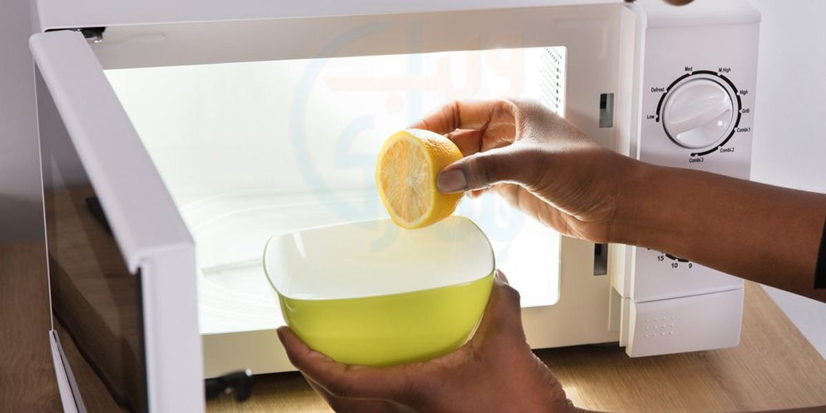 مائیکرو ویو اوون کو لیموں سے صاف کرنے کی شاندار ٹپ جانیے، جو کرے خواتین کی بڑی مشکل آسان