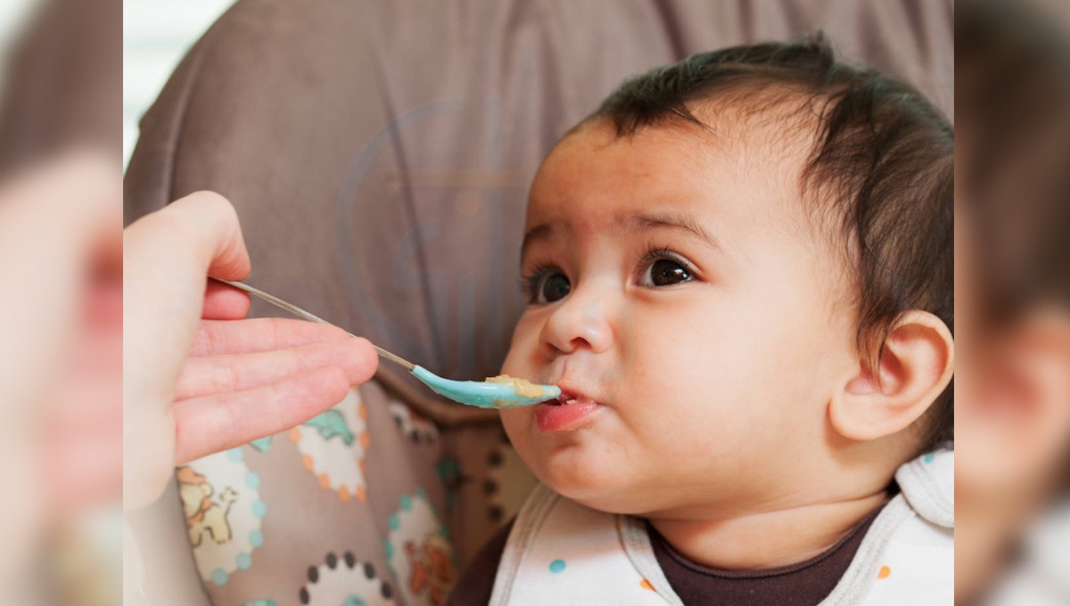 ماں کا دودھ پینے سے بچے کا دماغ تیز ہوتا ہے ۔۔ جانیے وہ کون سی غذا ہے جو ماں کے دودھ کی کمی کو پورا کرنے میں مدد دیتی ہیں؟