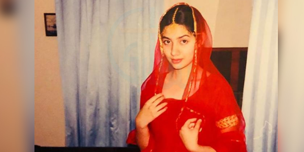 لال جوڑا پہنی ہوئی یہ لڑکی پاکستان کی کون سی مشہور اداکارہ ہے؟