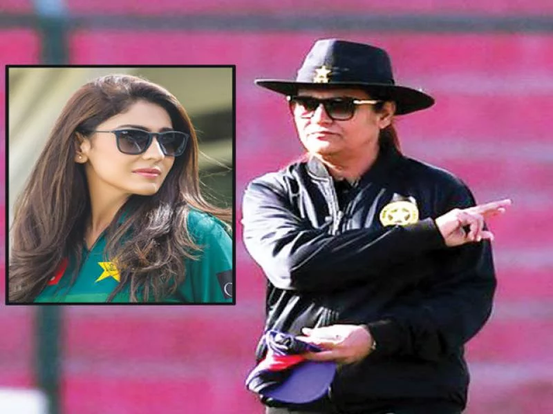 کرکٹ میچ میں بیٹی کھلاڑی اور ماں امپائر، دونوں شائقینِ کرکٹ کی دلچسپی کا باعث بن گئے