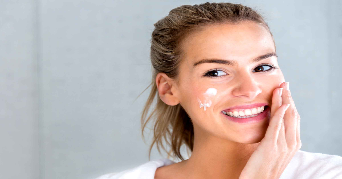 خشک جلد سے چہرے کی رونق ختم ہوجاتی ہے خشکی کو جڑ سے ختم کرنے کے لیے بہترین طریقہ