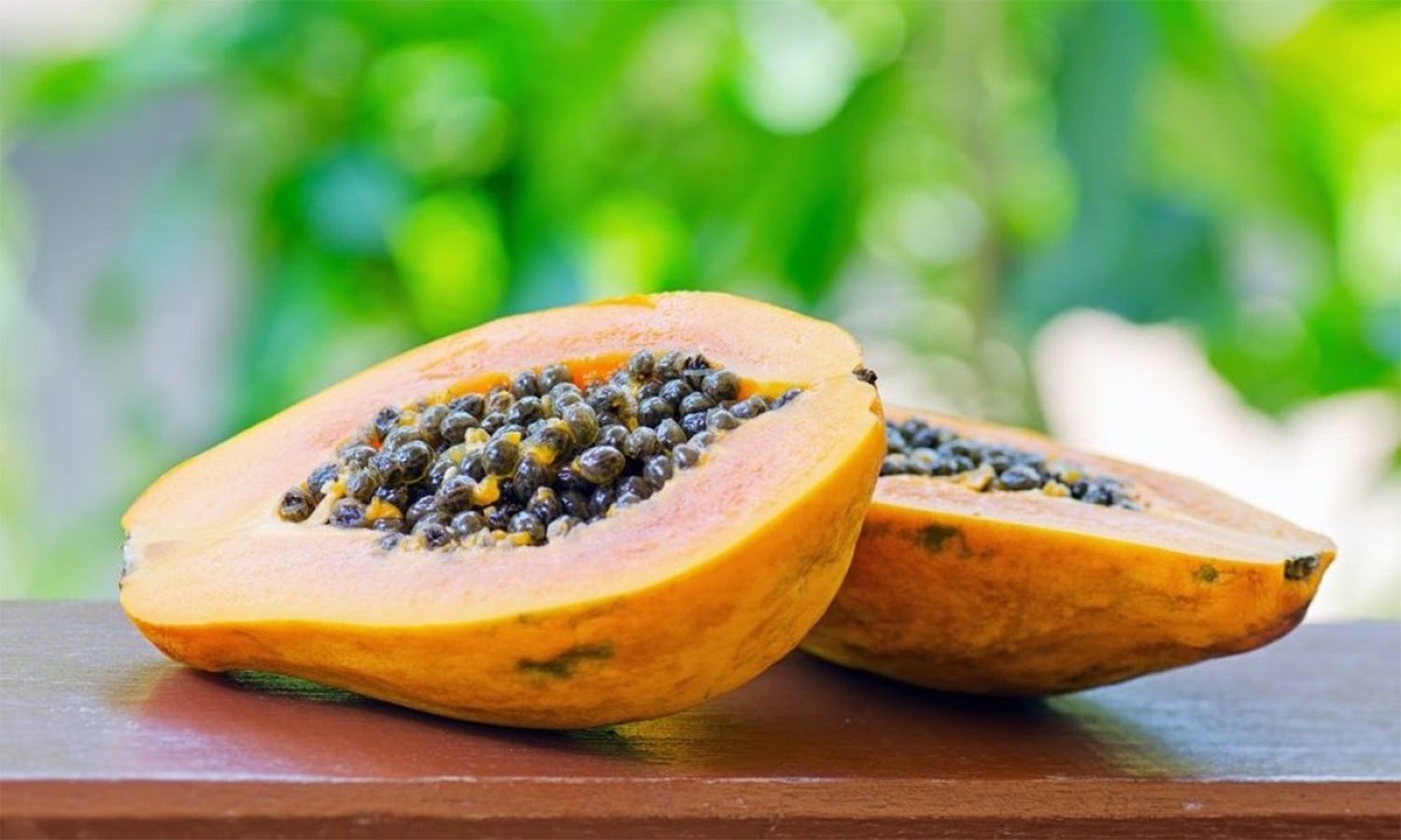 جلد نکھارے اور وزن بھی گھٹائے۔۔۔ ایک پپیتا روزانہ کھانے سے جسم میں کیا تبدیلی آتی ہے؟ فائدے جان کر آپ بھی کھانا شروع کر دیں گے