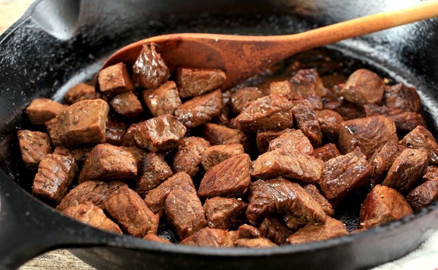 گوشت ، کباب یا فرائی کرنے والی کسی بھی چیز کو فرائی کرنے سے قبل یہ ٹوٹکہ استعمال کریں اور اور تیل جذب ہونے بچائیں