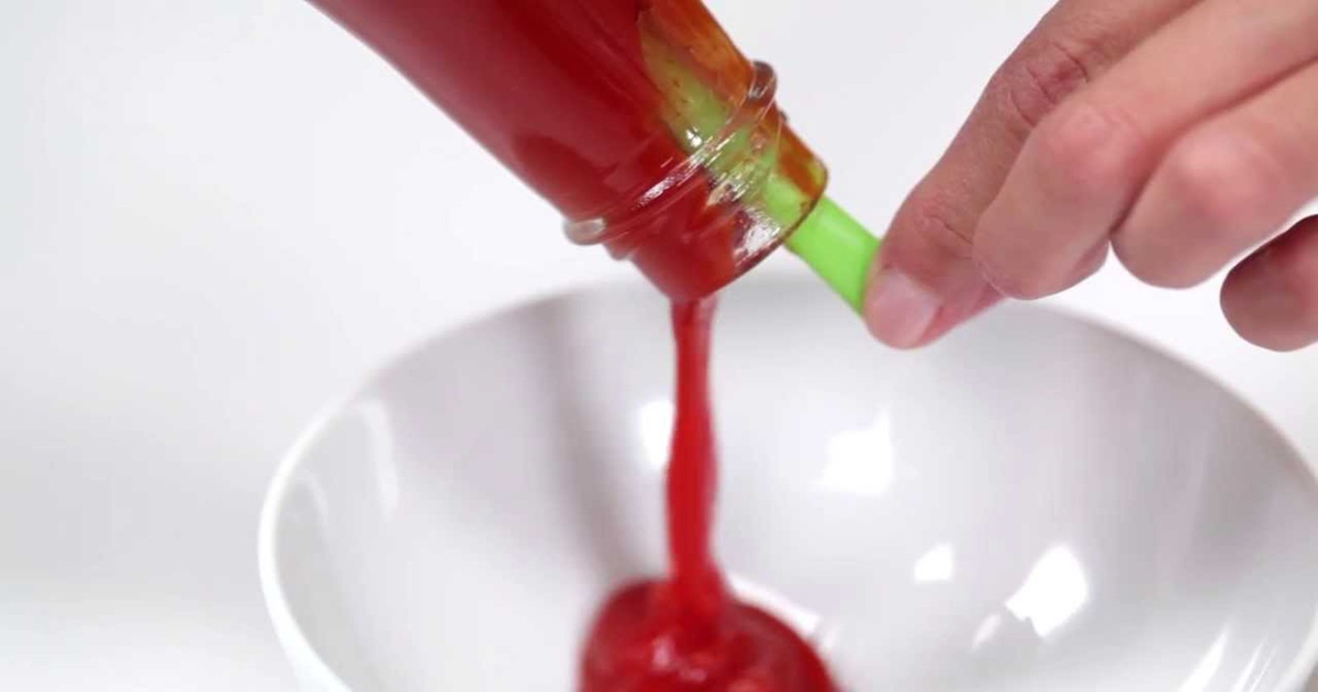 کیچپ کو بوتل سے نکالنے میں مسئلہ ہوتا ہے تو اس طریقے سے نکالیں آرام سے نکل جاے گا