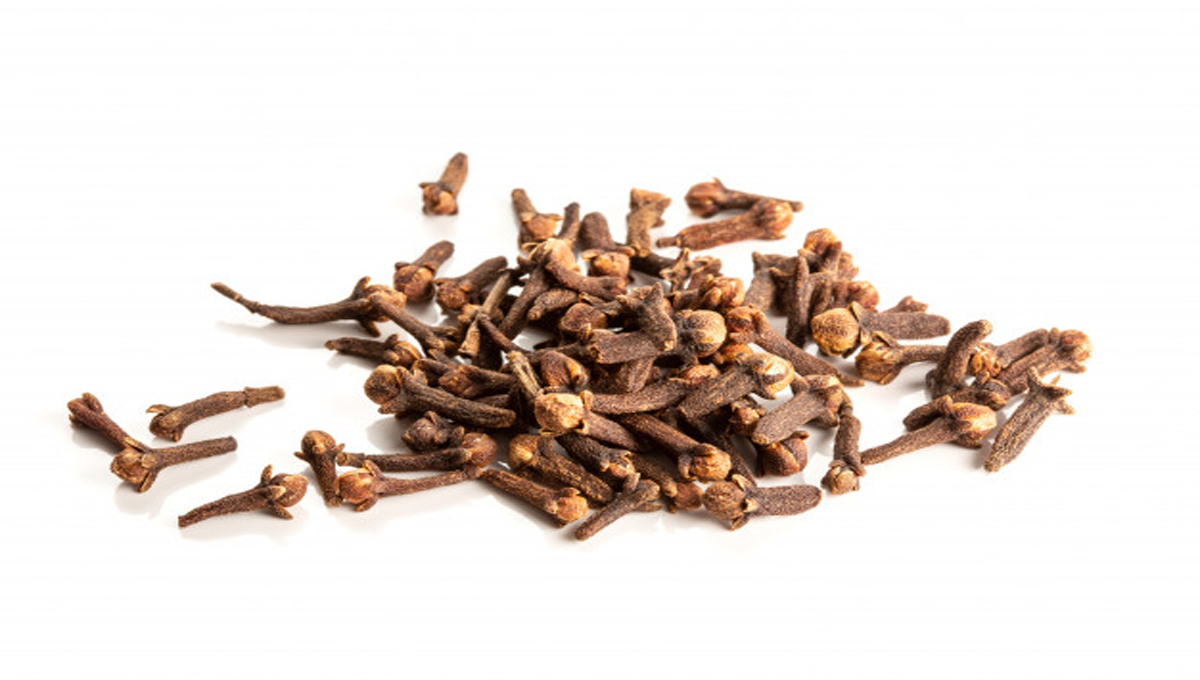 کچن میں موجود لونگ کے 10 چونکا دینے والے فائدے جانتے ہیں؟ جان لیں کیونکہ اس کے استعمال سے آپ بھی ان بیماریوں سے محفوظ رہ سکتے ہیں