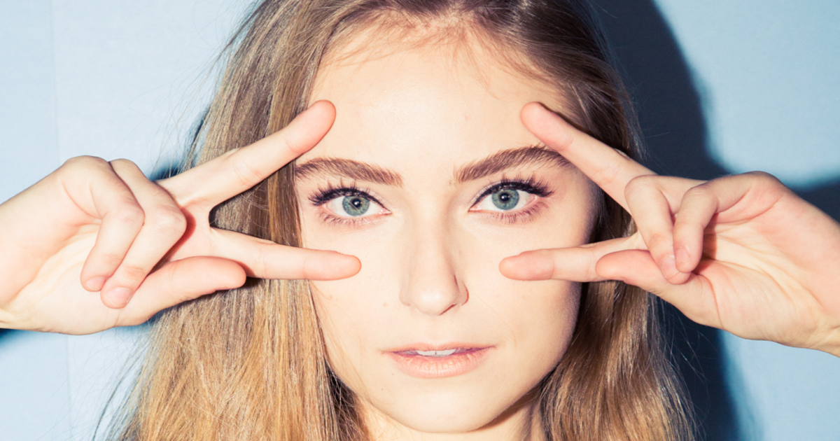 دودھ سے پلکوں کو لمبا اور خوبصورت بنانے کا ٹوٹکہ جس سے آپ نظر آئیں حسین و دلکش