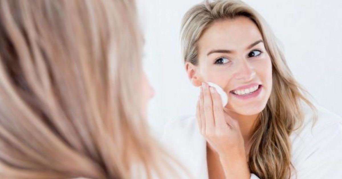 چہرے میں موجود کسی قسم کے بھی داغ دھبے ہوں یہ نسخہ آزمائیں اور اس سے نجات پائیں