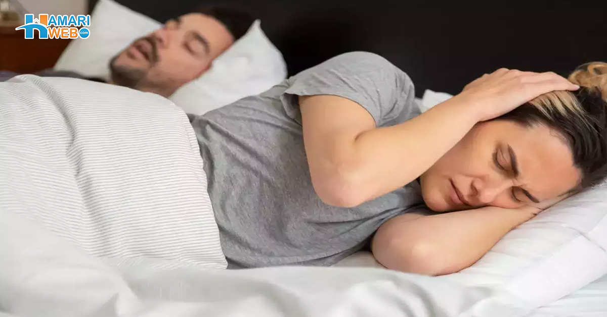 میرے شوہر اتنی زور سے خراٹے لیتے ہیں کہ سونا مشکل ہوجاتاہے۔۔ جانیں وہ کون سا حکیمی طریقہ ہے، جو خراٹوں کو روک سکتا ہے؟