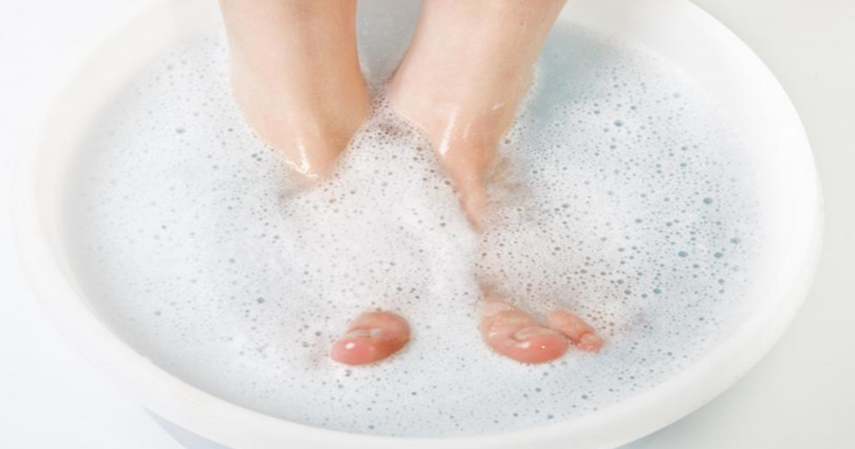 بیکنگ سوڈا کا ایسا کمال کہ جان کر آپ بھی حیران رہ جائیں جو کرے آپ کے پیروں کو منٹوں میں صاف